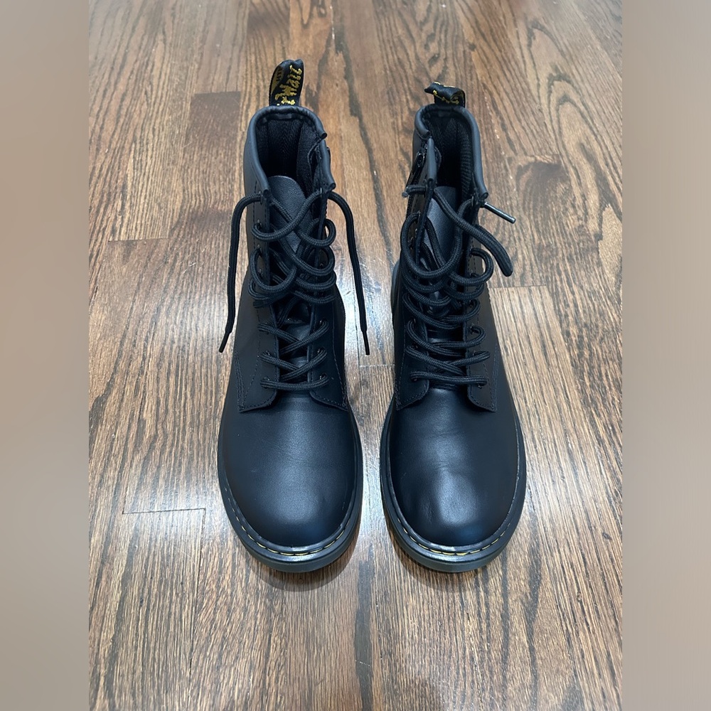 New Dr. Martens 1460 Y Boots Size 6 Youth Black